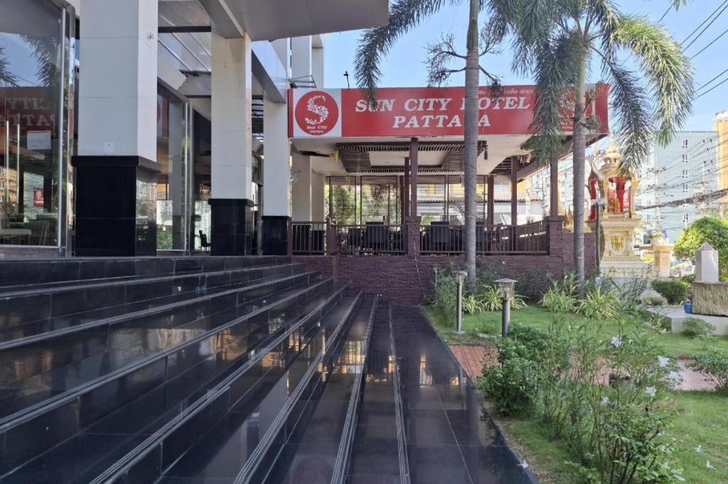 Sun City Pattaya Hotel Buitenkant foto