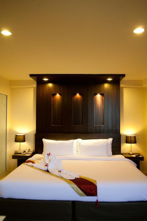 Sun City Pattaya Hotel Buitenkant foto